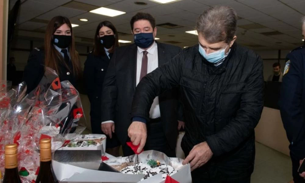 Χρυσοχοϊδης: Επίσκεψη στο Κέντρο Επιχειρήσεων της Άμεσης Δράσης